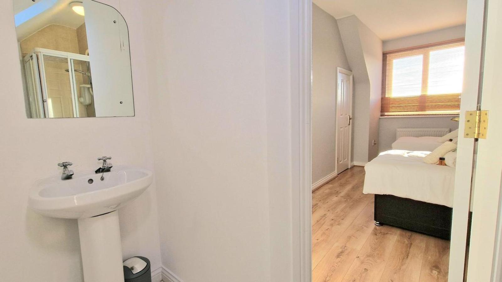 Cosy 3 Bedroom All Ensuites Galway Extérieur photo